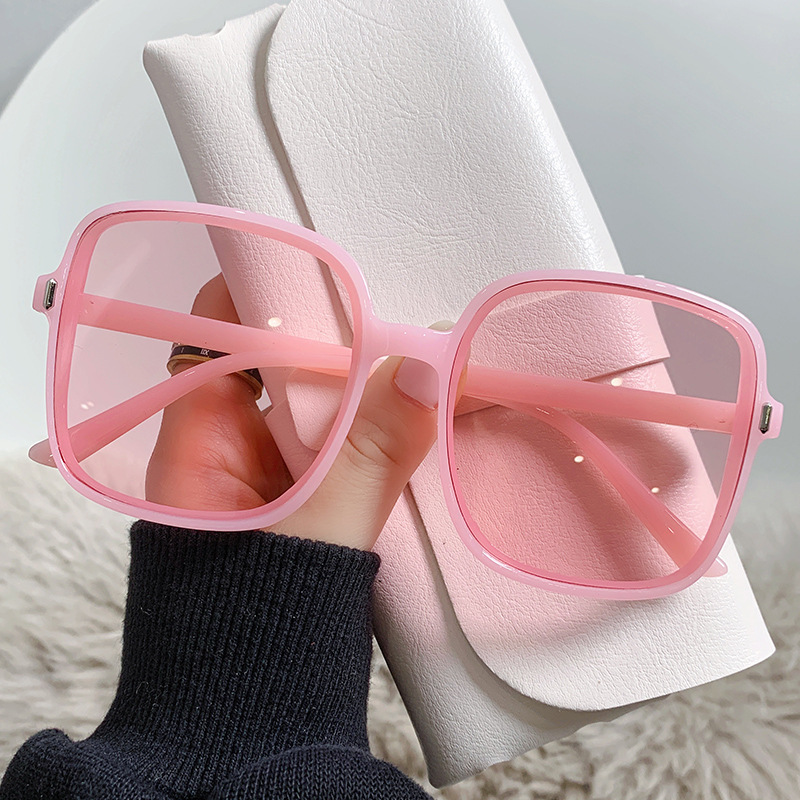 Gradient vintage sunglasses – gradually varied pink