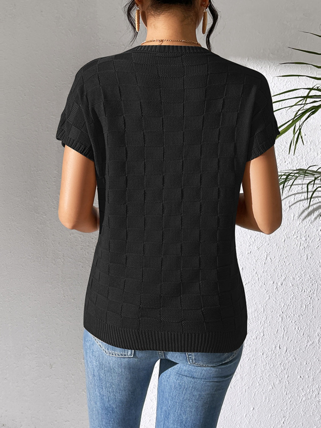 Short-sleeve knit top