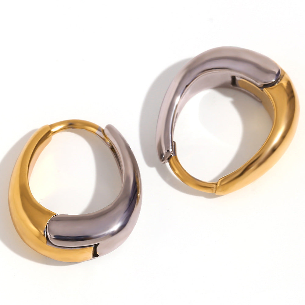 Minimal gold earrings