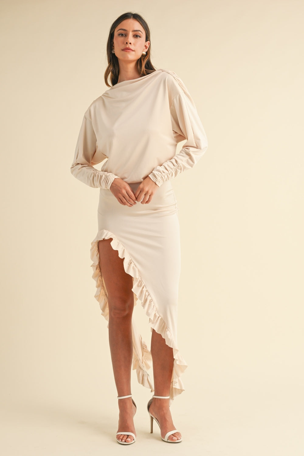 Backless ruffle-hem dress – cream