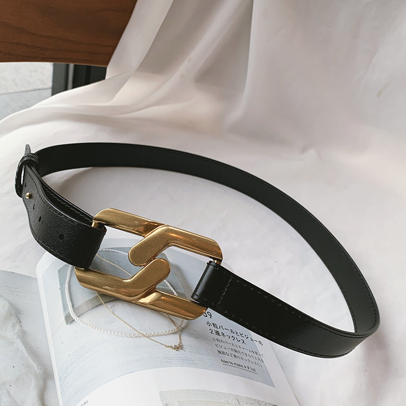 Gold link-buckle belt