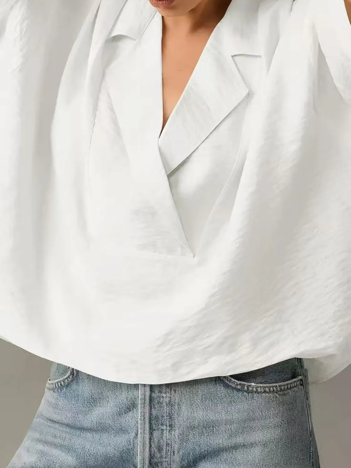 Collared half-sleeve blouse