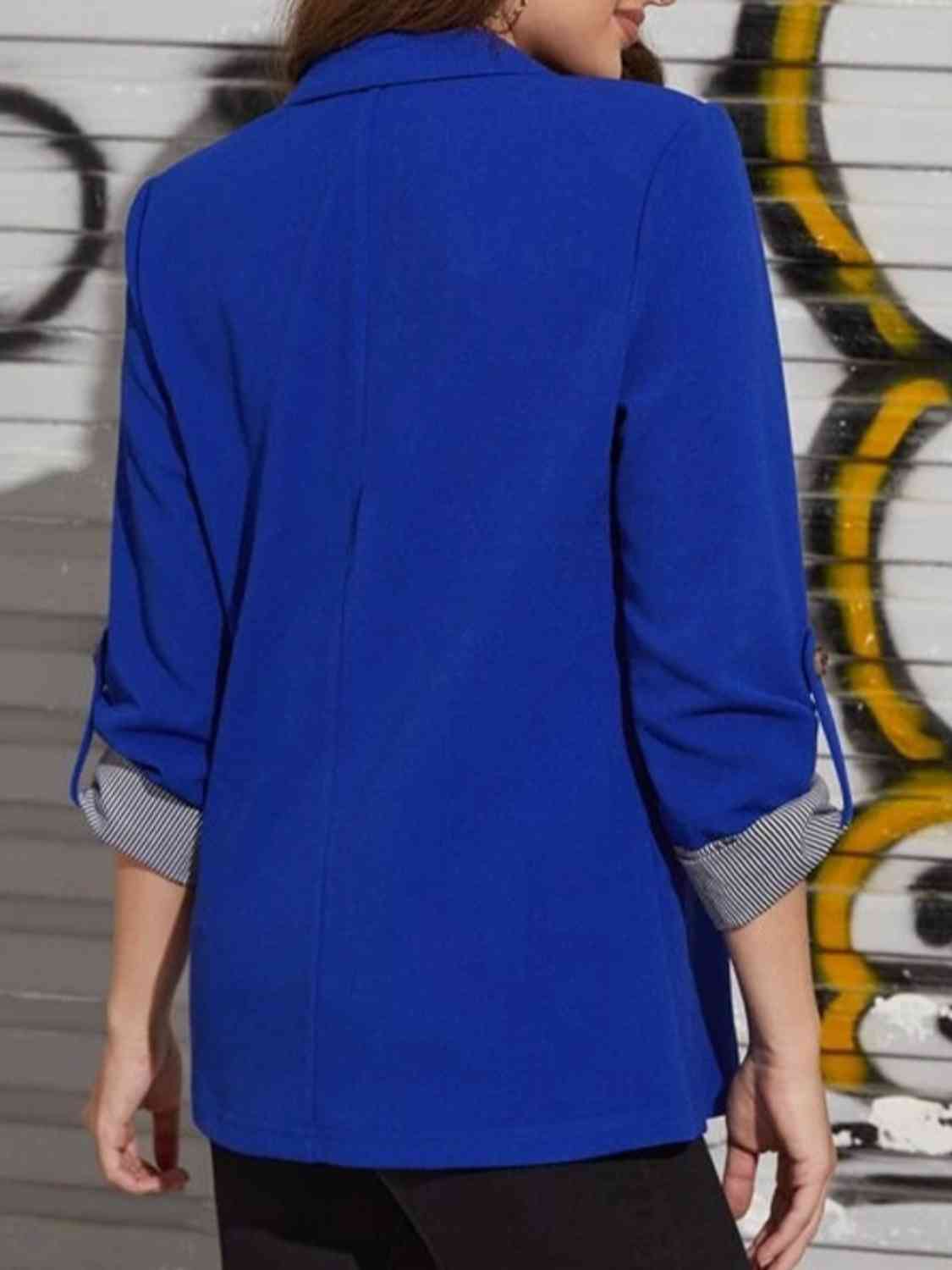 Lapel collar roll tab sleeve blazer