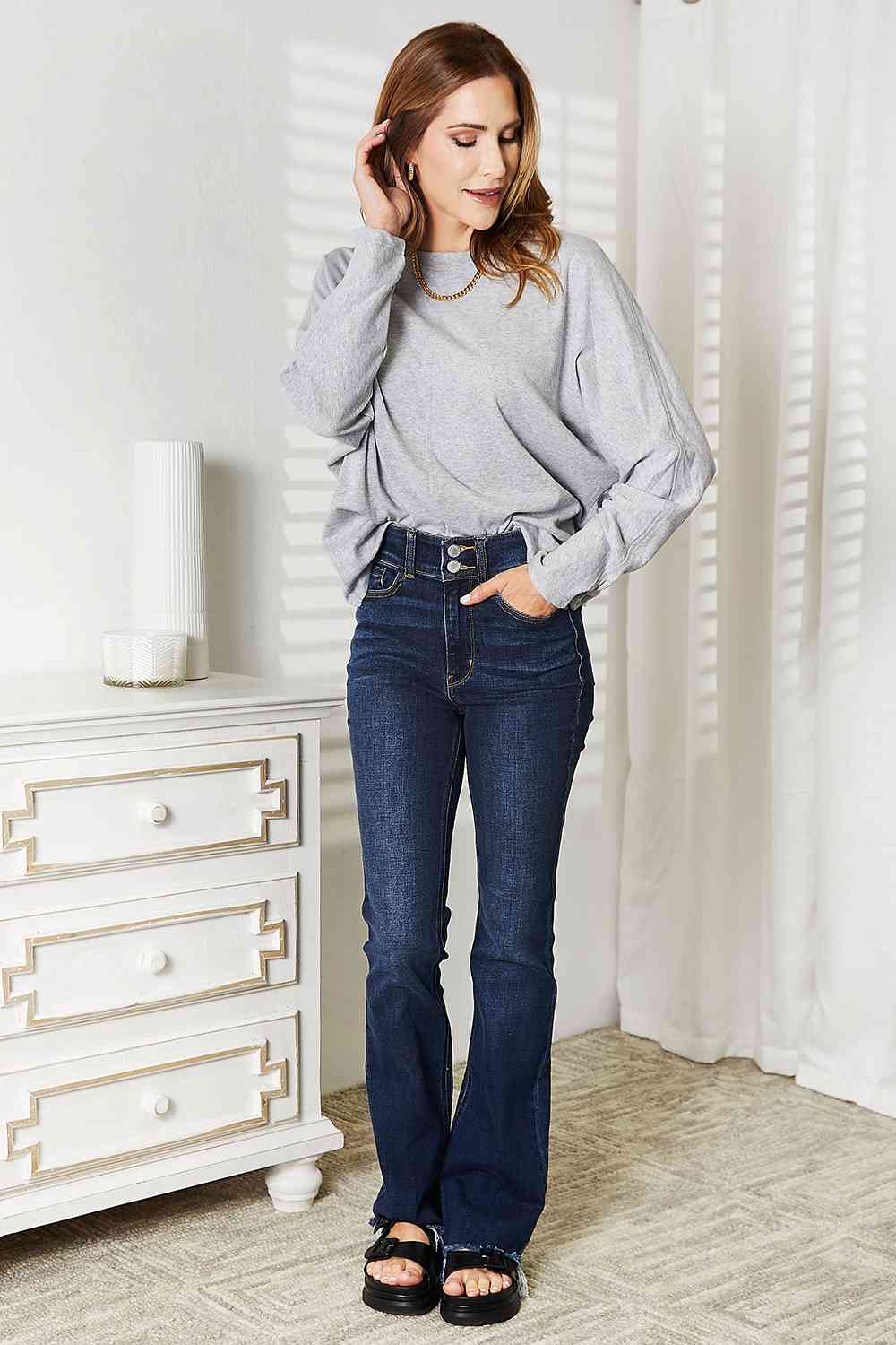 Haut à manches longues et col rond avec coutures doubles
